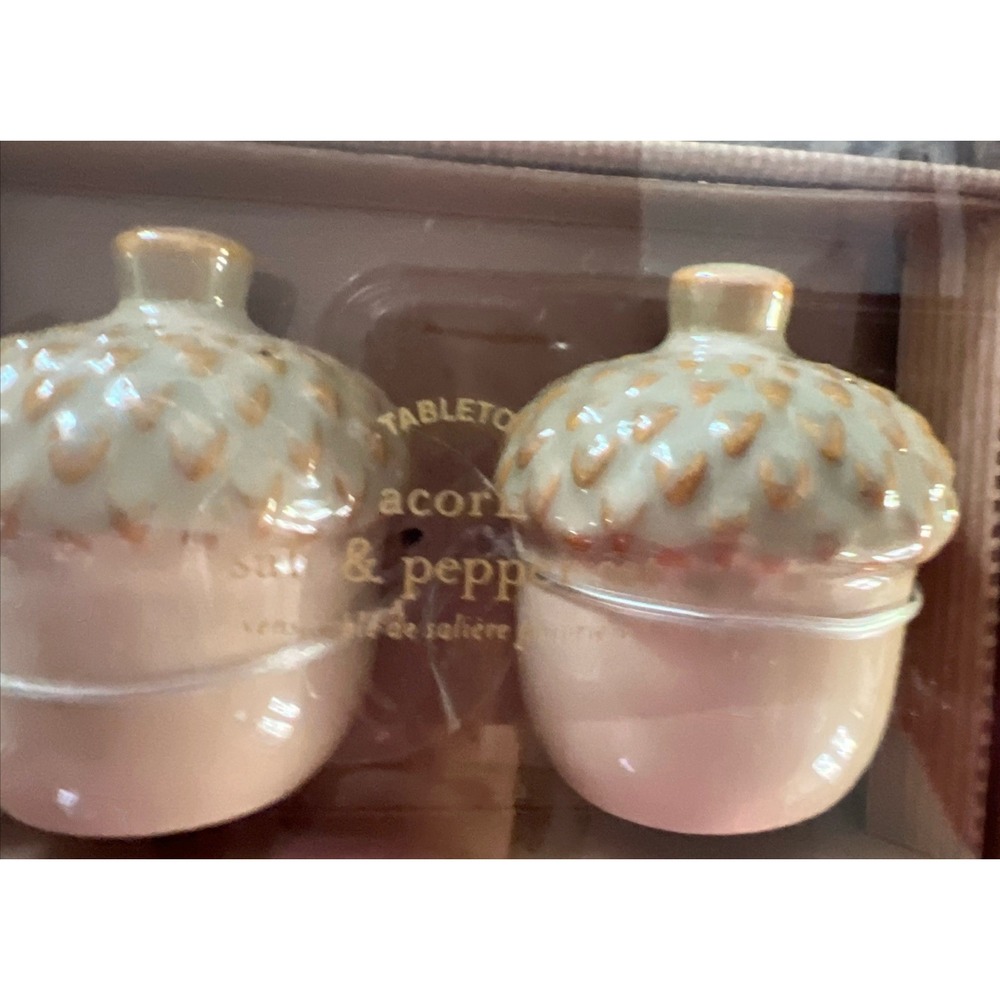 Pottery‎ Barn Salt and Pepper Shakers Acorn Fall Thanksgiving NIB charming Table